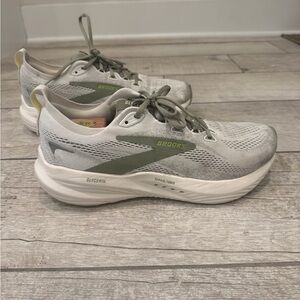 Brooks Glycerin 22 Running Shoes Green Cream Like New
